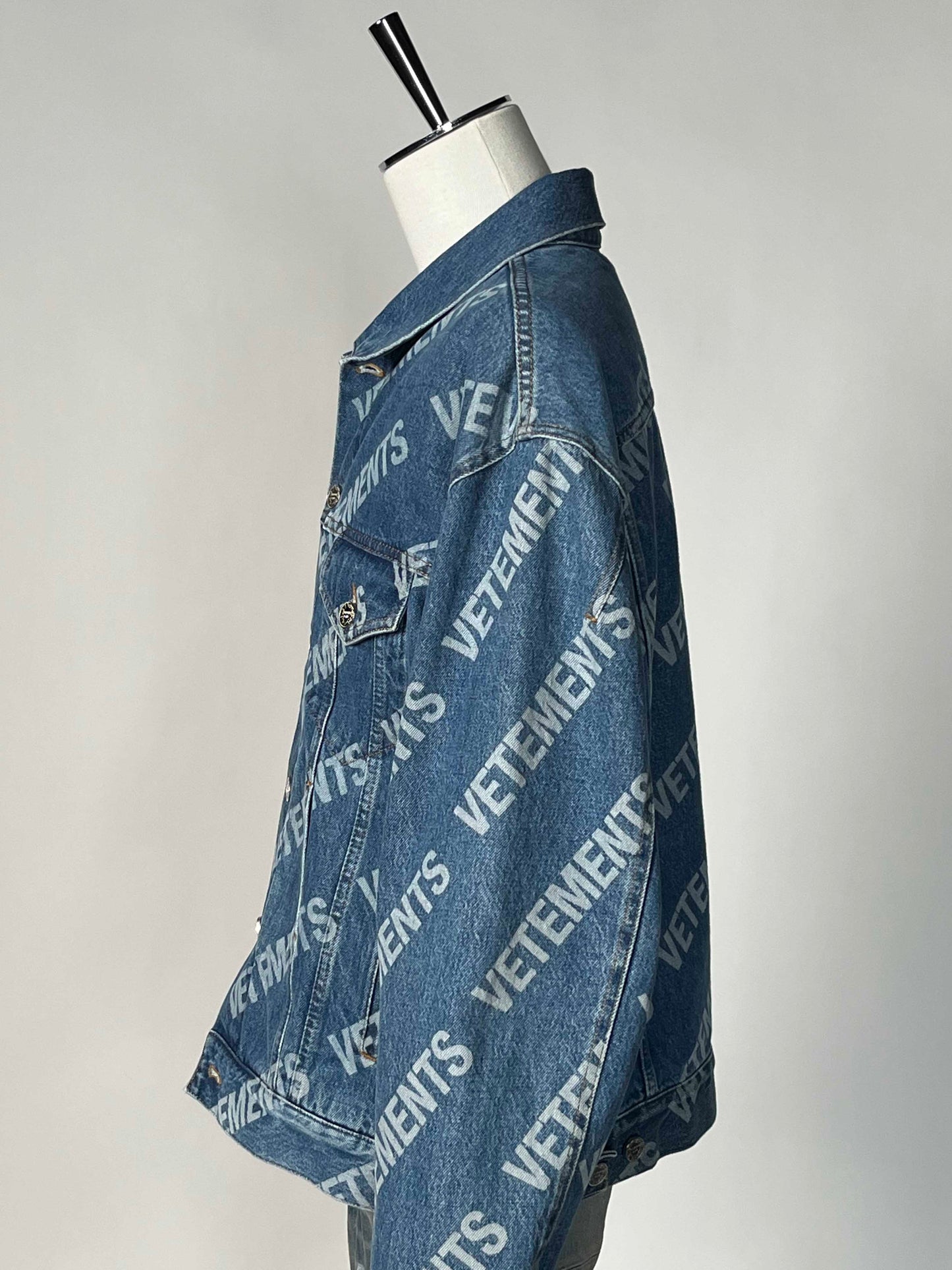 Vetements All-Over Logo Printed Denim Jacket