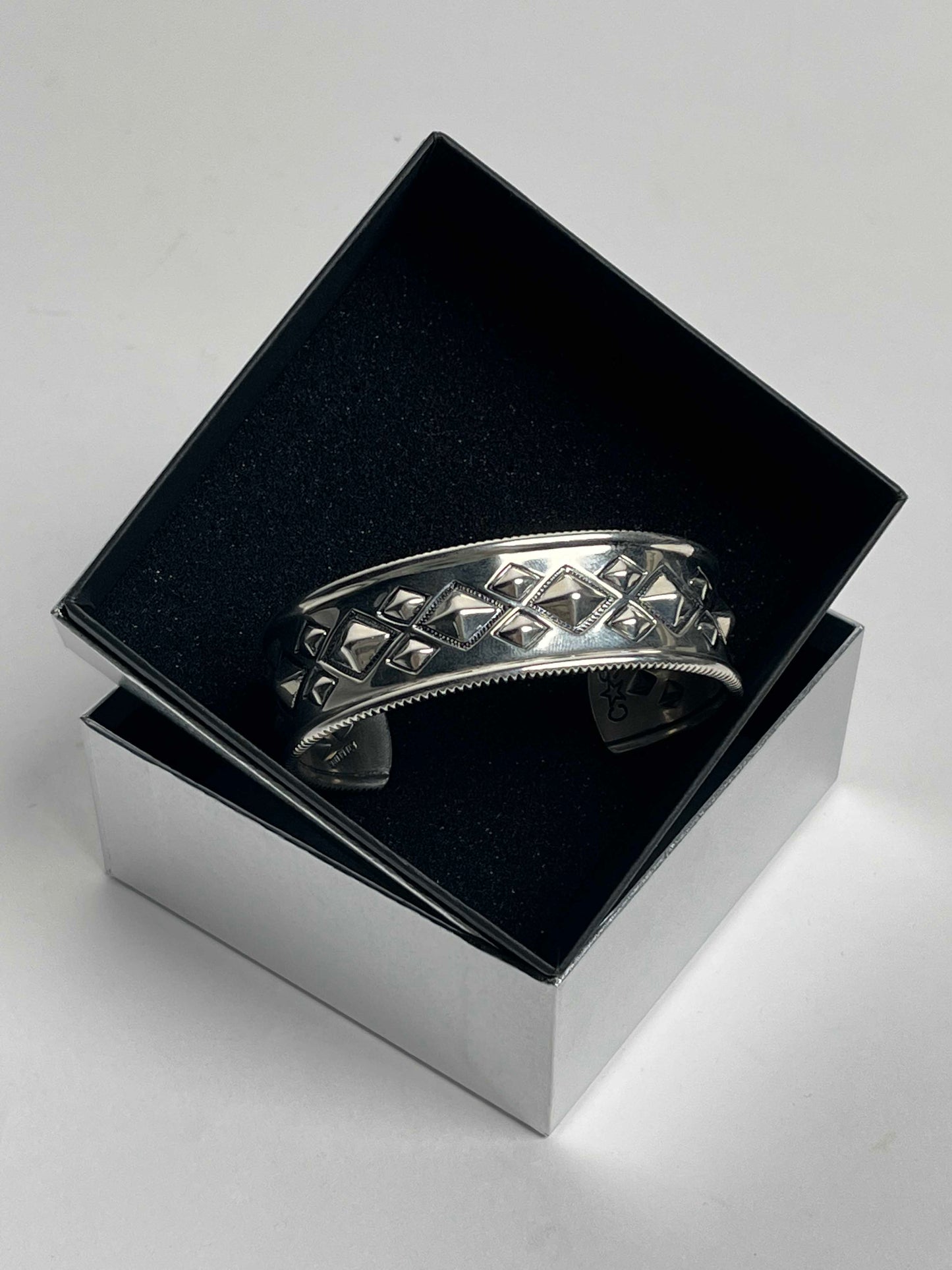 Cody Sanderson Diamonds in Diamonds W Plain Edge