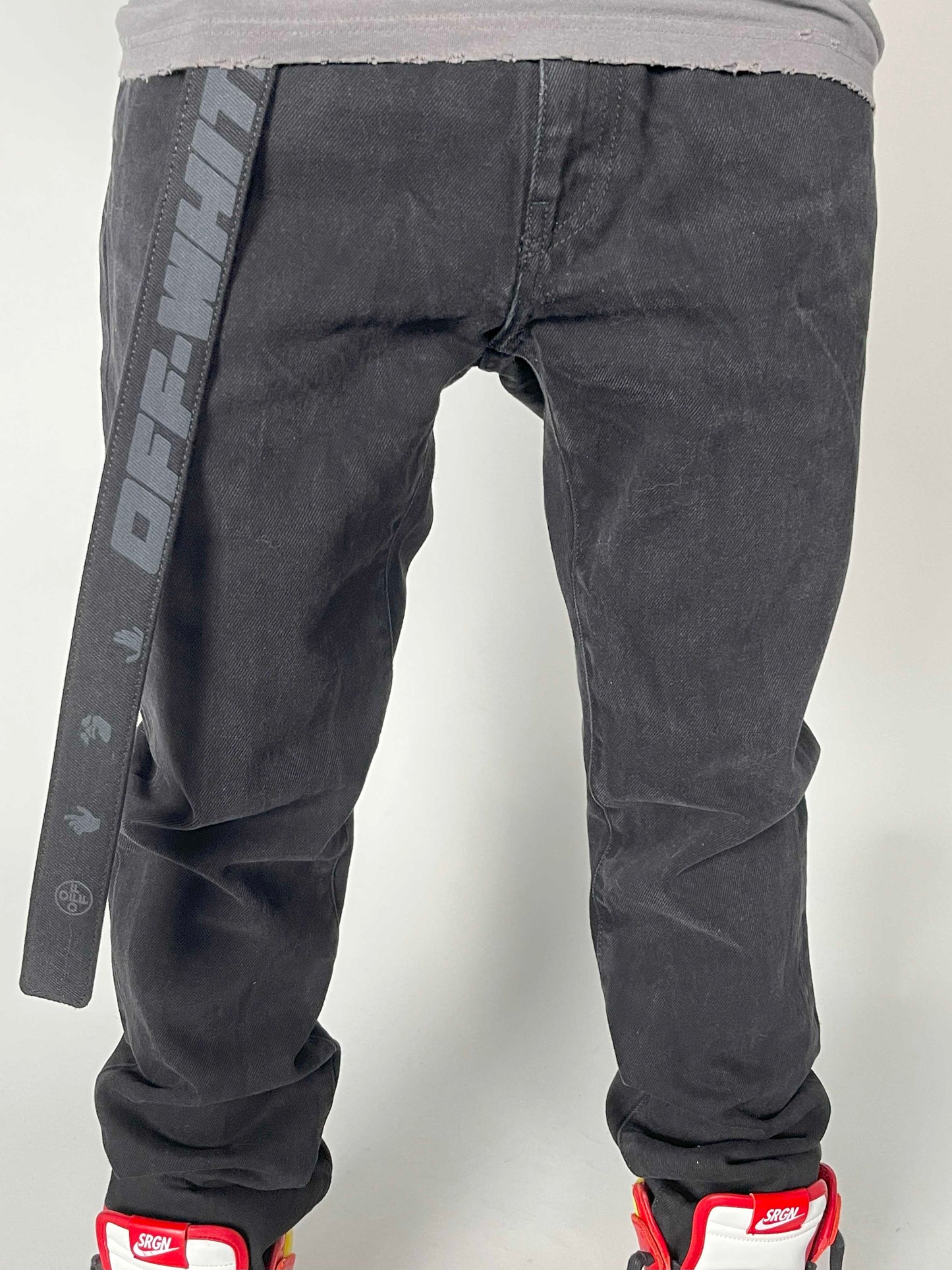 Off-White Black Tapered Jeans With Logoed Belt In Nero