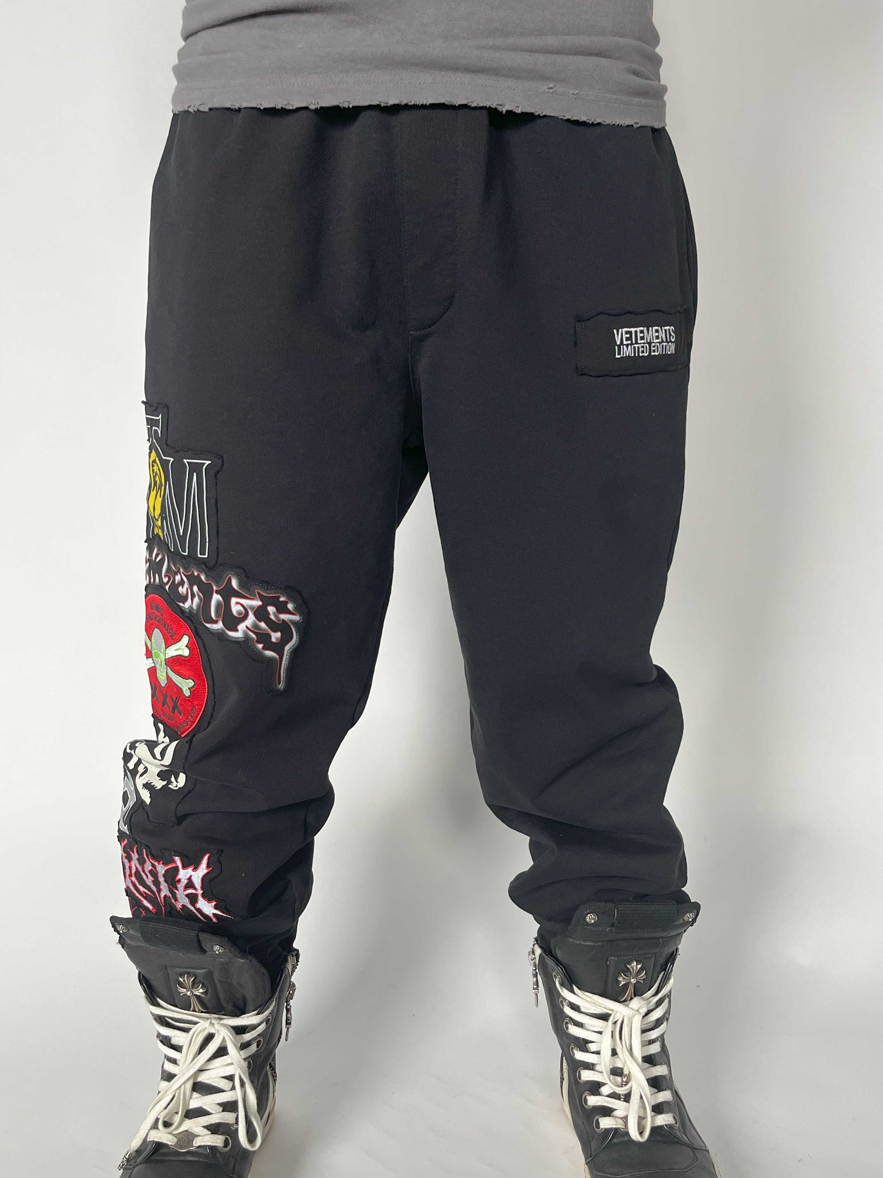 Vetements Metal Patched Logo Sweatpants – ANSHAR